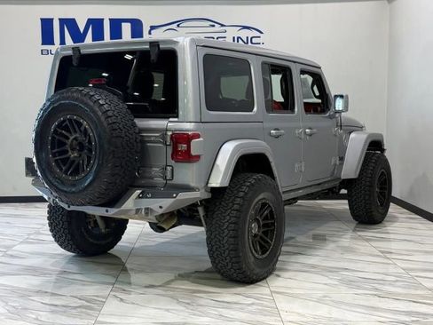 Used 2019 Jeep Wrangler Unlimited Sahara AWD/4WD image 6