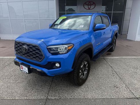 Certified 2021 Toyota Tacoma TRD Off-Road w/ Technology Package AWD/4WD image 4