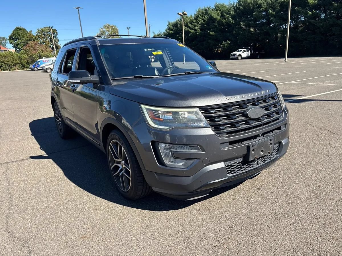 Used 2016 Ford Explorer Sport w/ Equipment Group 401A AWD/4WD image 2