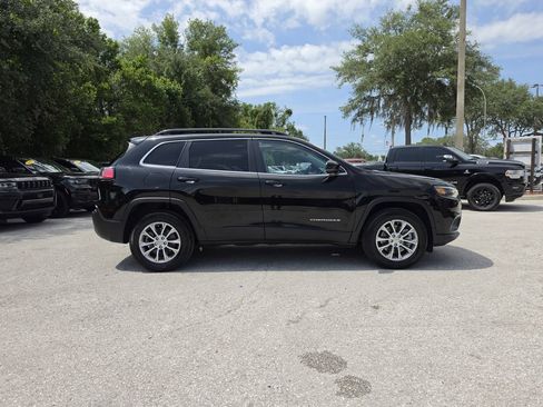 Certified 2022 Jeep Cherokee Latitude Lux w/ Sun & Sound Group AWD/4WD image 3