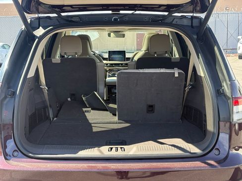 Used 2023 Lincoln Aviator Reserve w/ Equipment Group 201A AWD/4WD image 9