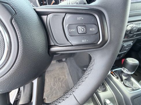 Used 2023 Jeep Wrangler Sport AWD/4WD image 15