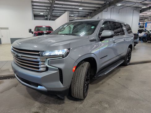 Used 2023 Chevrolet Suburban High Country w/ Advanced Technology Package AWD/4WD image 6