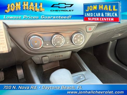 Used 2024 Chevrolet Trax RS w/ Sunroof Package FWD image 25