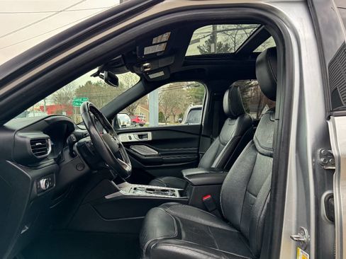 Used 2020 Ford Explorer ST w/ ST Street Pack image 28