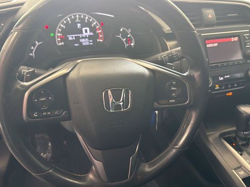Used 2018 Honda Civic Sport image 22