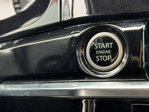 Used 2023 Nissan Pathfinder SV image 19