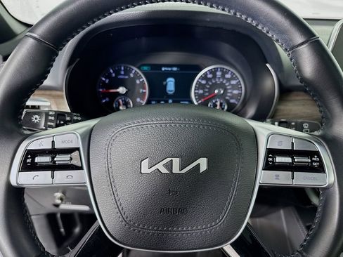 Used 2022 Kia Telluride SX w/ Towing Package image 16