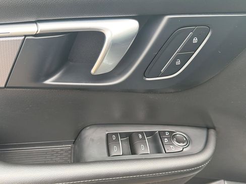 Used 2025 Buick Enclave Sport Touring image 14