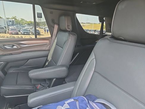 Used 2021 GMC Yukon Denali w/ Denali Premium Package RWD image 14