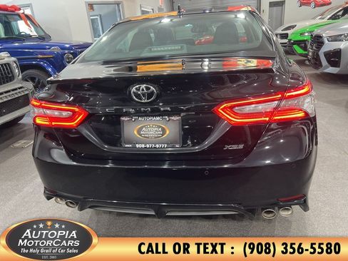 Used 2018 Toyota Camry XLE FWD image 38