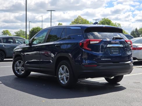 Used 2023 GMC Terrain SLE FWD image 15