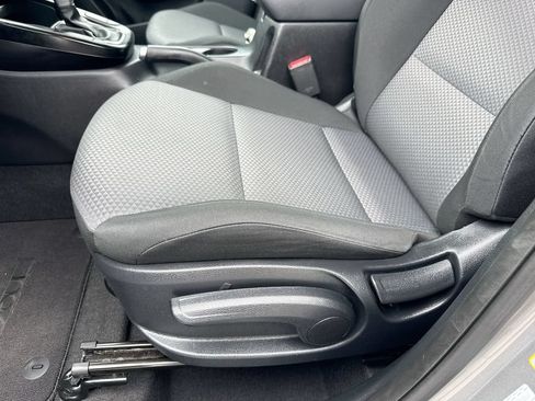 Used 2025 Kia Soul LX w/ LX Technology Package FWD image 11