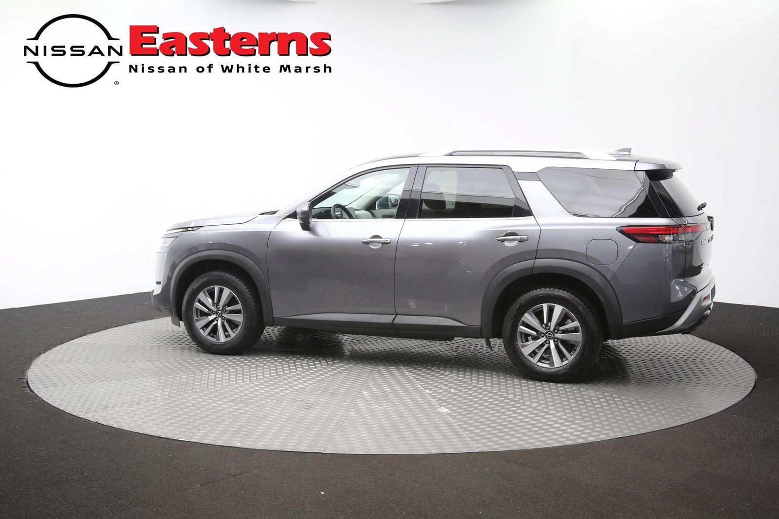 Used 2022 Nissan Pathfinder SL AWD/4WD image 62