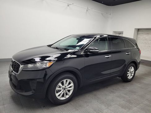Used 2019 Kia Sorento FWD image 2