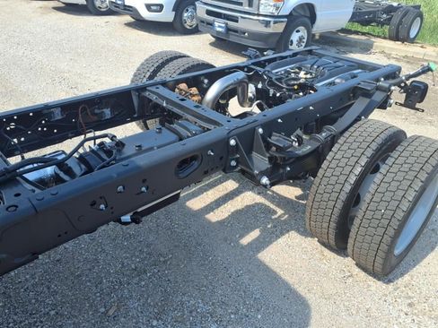 New 2025 Ford F550 4x4 Regular Cab Super Duty image 21
