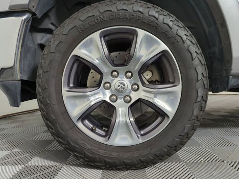 Used 2019 RAM 1500 Laramie image 21