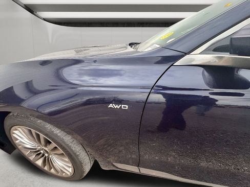 Used 2019 Kia K900 Luxury image 10