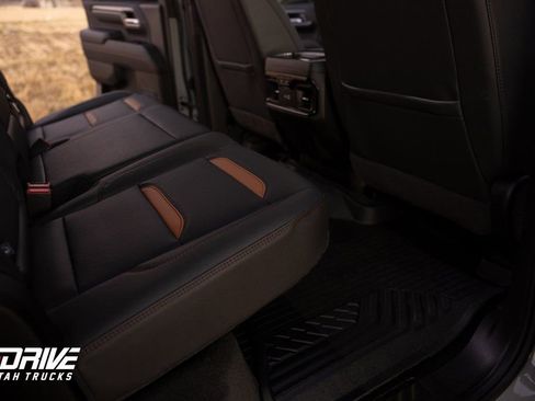 Used 2025 GMC Sierra 3500 AT4 w/ AT4 Premium Plus Package image 14