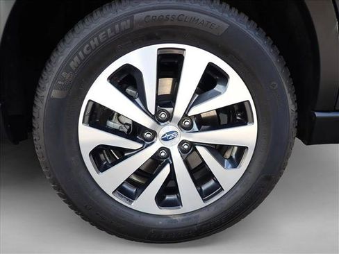 Used 2023 Subaru Outback Premium AWD/4WD image 7