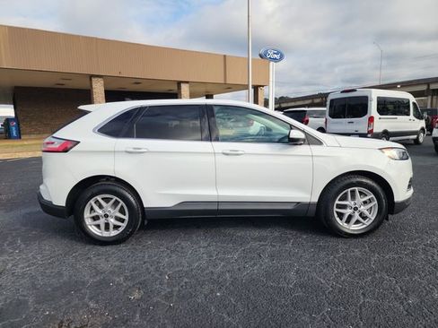 Used 2024 Ford Edge SEL image 6