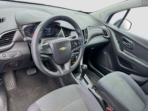 Used 2020 Chevrolet Trax LS FWD image 7