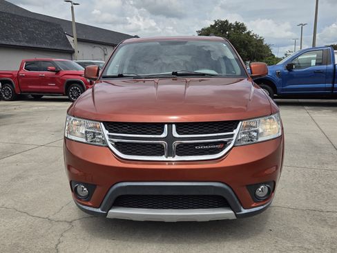 Used 2013 Dodge Journey SXT w/ Flexible Seating Group FWD image 2