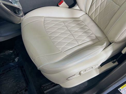 Used 2022 Buick Enclave Avenir image 19