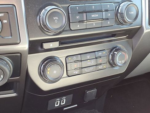 Used 2016 Ford F150 XLT w/ Equipment Group 302A Luxury image 5