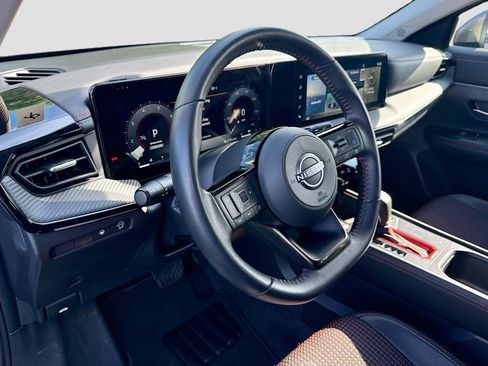Used 2025 Nissan Kicks SR FWD image 9