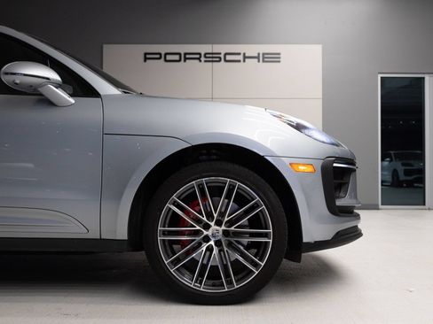 Certified 2024 Porsche Macan S AWD/4WD image 11