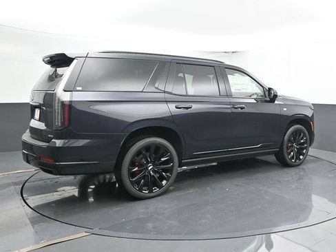 Used 2025 Cadillac Escalade Sport Platinum AWD/4WD image 2
