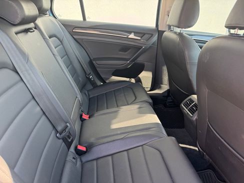 Used 2015 Volkswagen Golf TDI SEL image 7