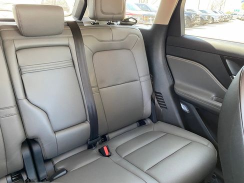 New 2026 Lincoln Corsair Premiere image 21