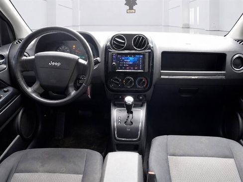 Used 2009 Jeep Compass Sport AWD/4WD image 6