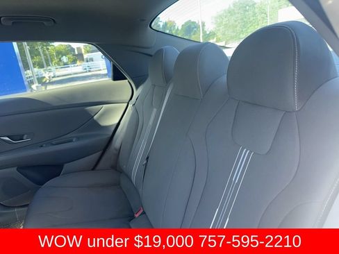 Used 2023 Hyundai Elantra SEL FWD image 16