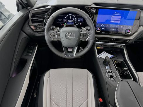 New 2025 Lexus TX 500h AWD image 24