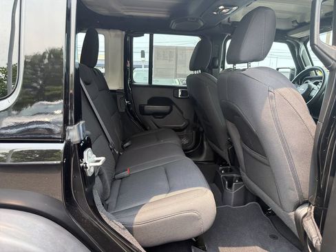 Used 2022 Jeep Wrangler Unlimited Sport AWD/4WD image 19