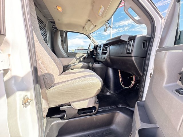 Used 2016 Chevrolet Express 2500 RWD image 25