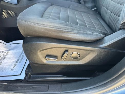 Used 2019 Ford Edge SEL image 25