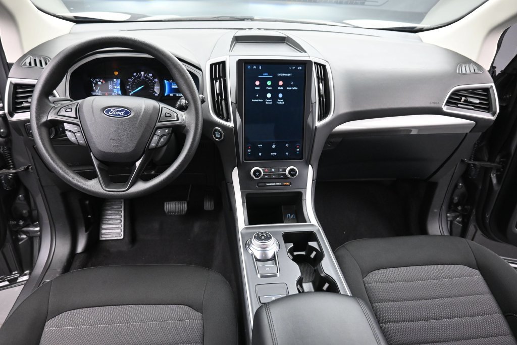 Used 2024 Ford Edge SE w/ Black Appearance Package AWD/4WD image 2