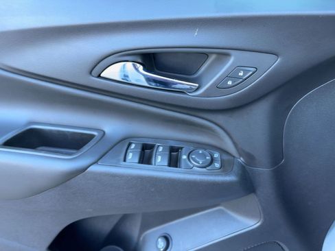 Used 2022 Chevrolet Equinox LT image 11