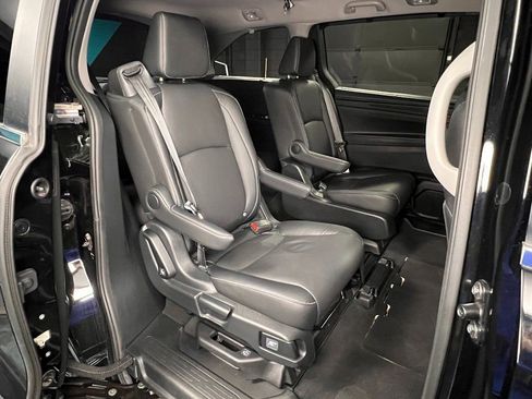 Used 2024 Honda Odyssey Touring image 11