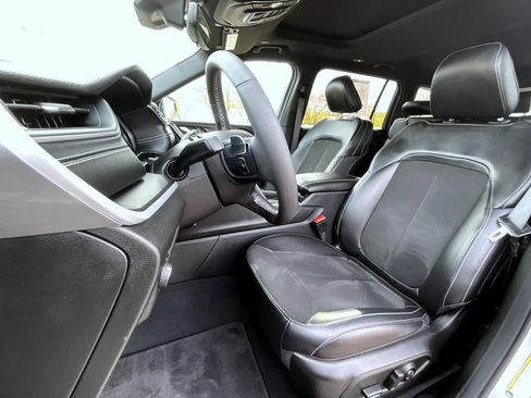 Certified 2024 Jeep Grand Cherokee L Altitude image 11