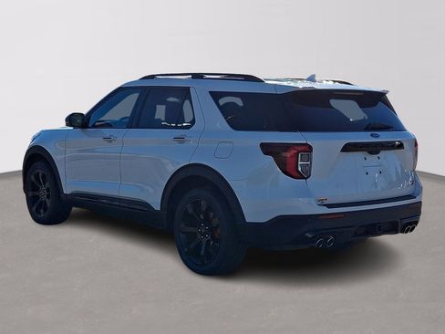 Used 2023 Ford Explorer ST w/ Equipment Group 401A image 4