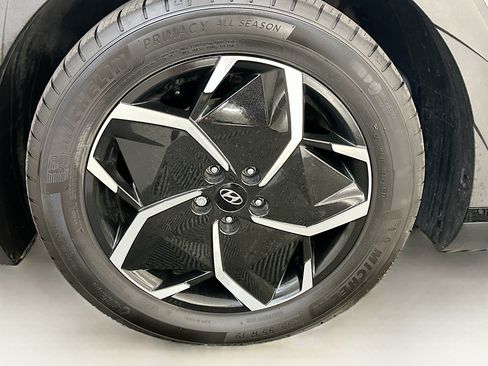 Used 2024 Hyundai Ioniq 5 SEL AWD/4WD image 11