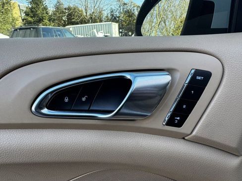 Used 2014 Porsche Cayenne Platinum Edition image 18