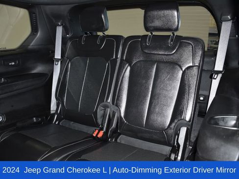Used 2024 Jeep Grand Cherokee L Limited w/ Luxury Tech Group II image 30