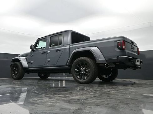 Used 2025 Jeep Gladiator Sport AWD/4WD image 40