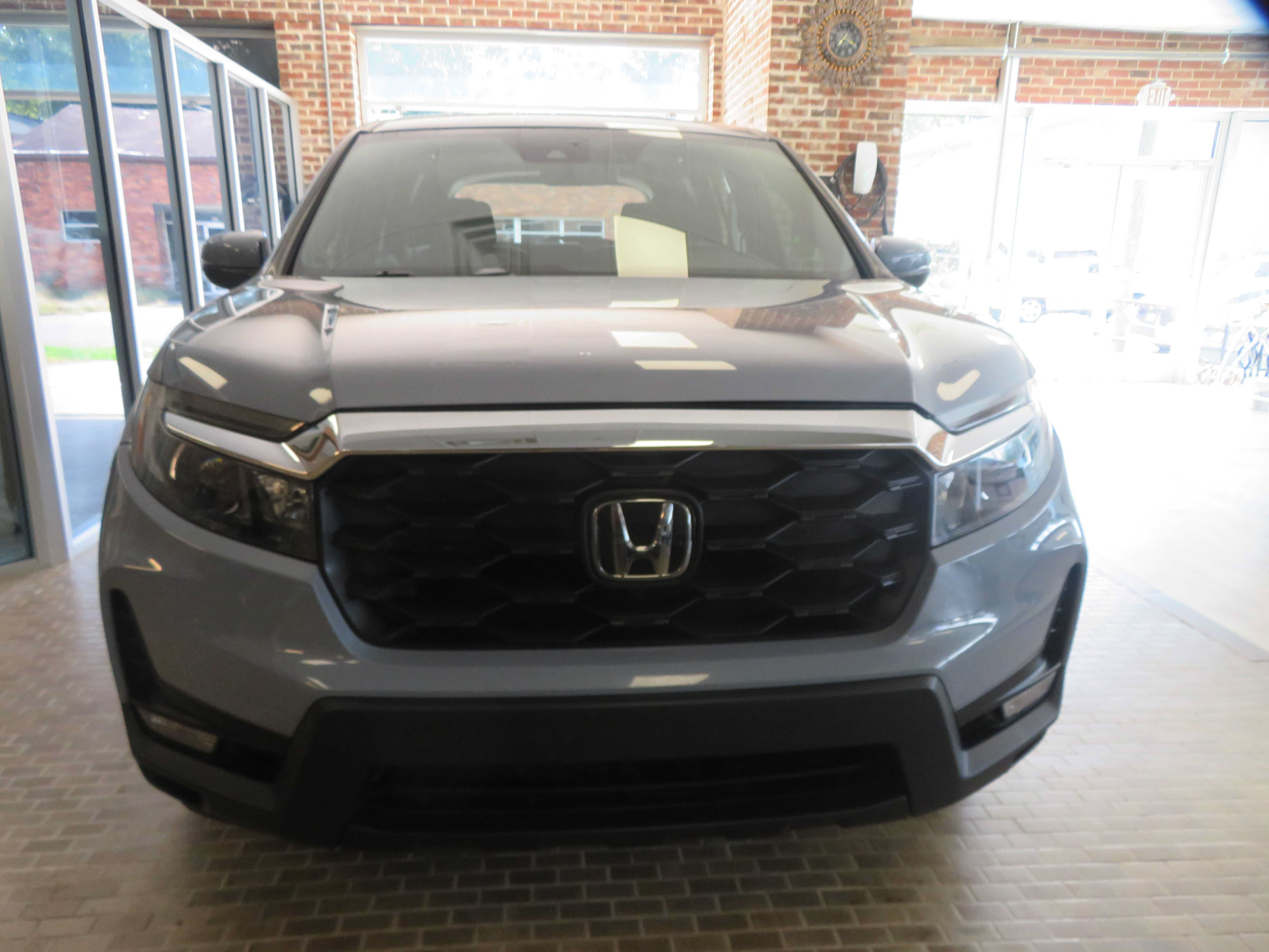Used 2022 Honda Passport EX-L image 2